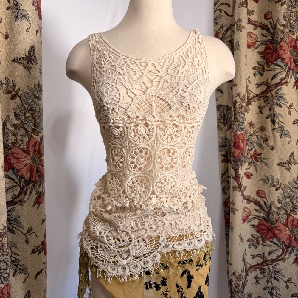 Saint Tropez West Y2k Gorgeous Cream Crochet and Lace detail Boho style Tank Top